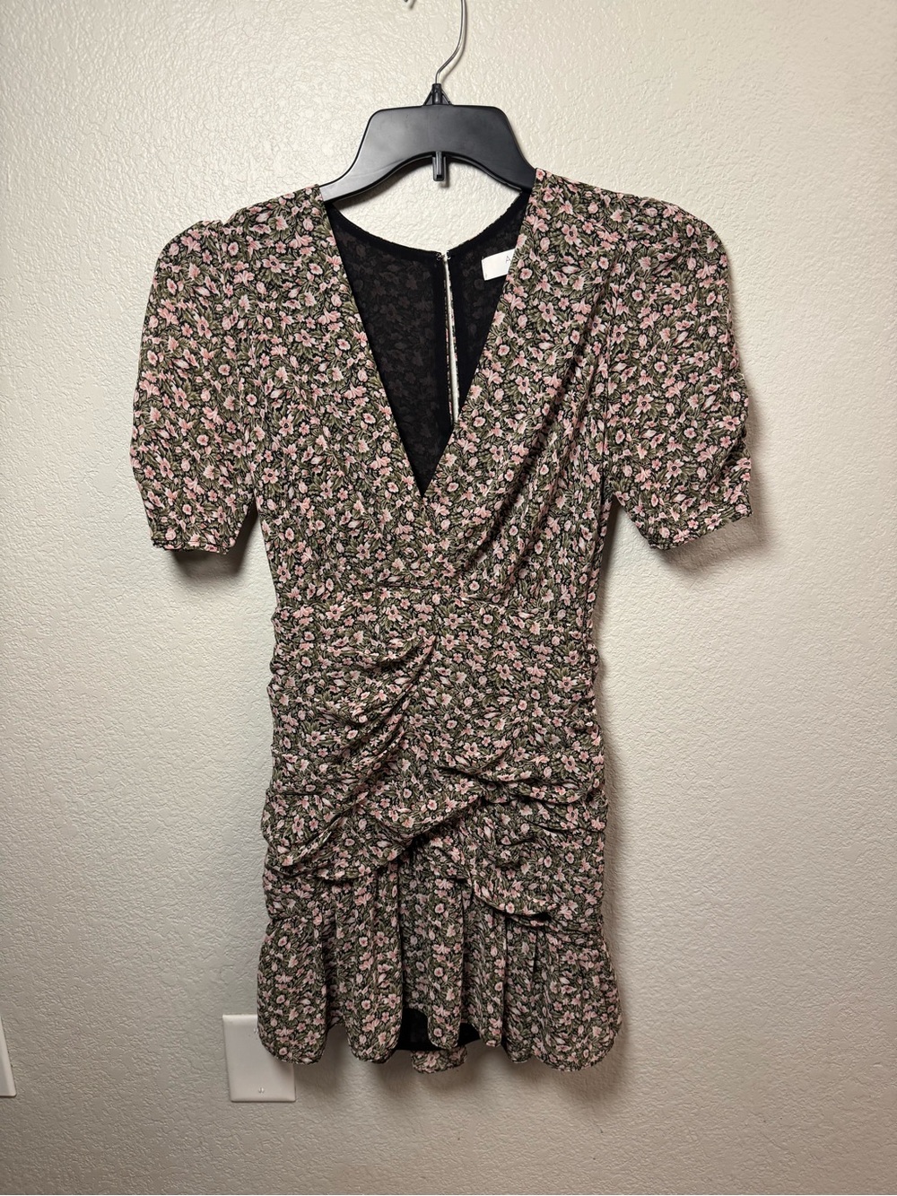 ASTR the Label Floral Ruched V-Neck Mini Dress - Size XS